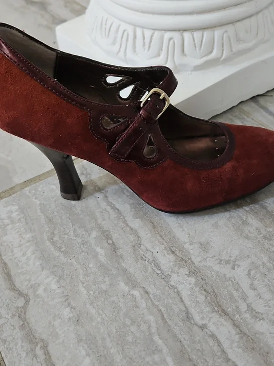 Sofft Burgundy Suede Mary Jane Heels Buckle Strap Pumps Vintage Style 7.5 - Picture 9 of 13